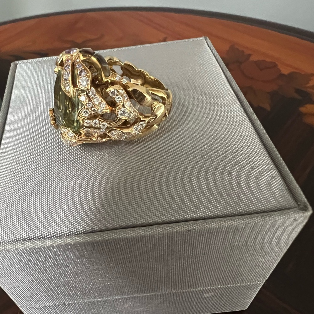Authentic Christian Dior beautiful ring in size 5.25, in excellent condition - Picture 11 of 15